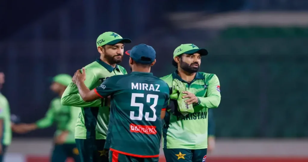 বৃষ্টি আইনে ১২৮ রানে হার, সিরিজে সমতায় ফিরল পাকিস্তান