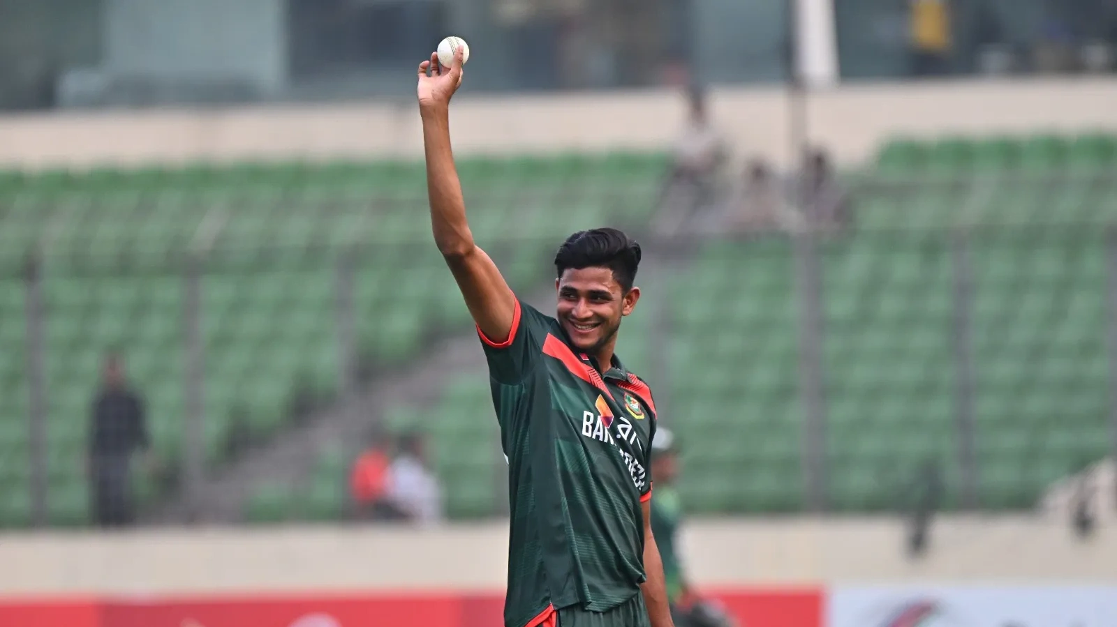 ৭ ওভারে ২৪ রানে ৫ উইকেট, বাংলাদেশের ইতিহাসে নাহিদের অবিশ্বাস্য কীর্তি