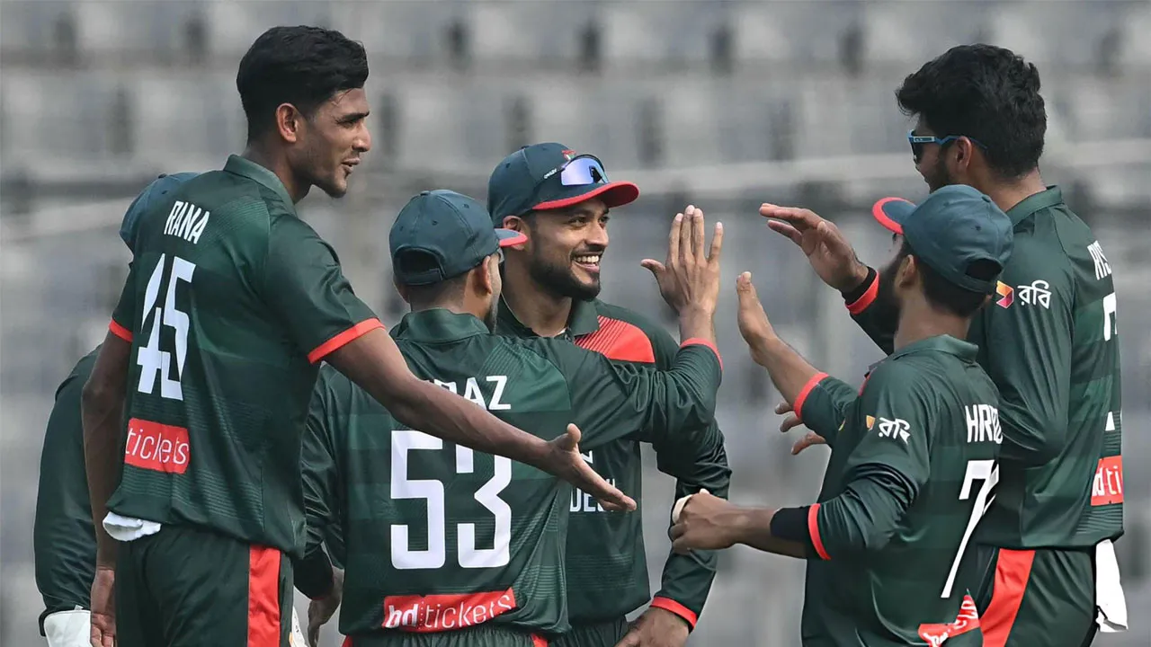 নাহিদ ঝরে প্রথম ম্যাচেই পাকিস্তানের লজ্জার হার