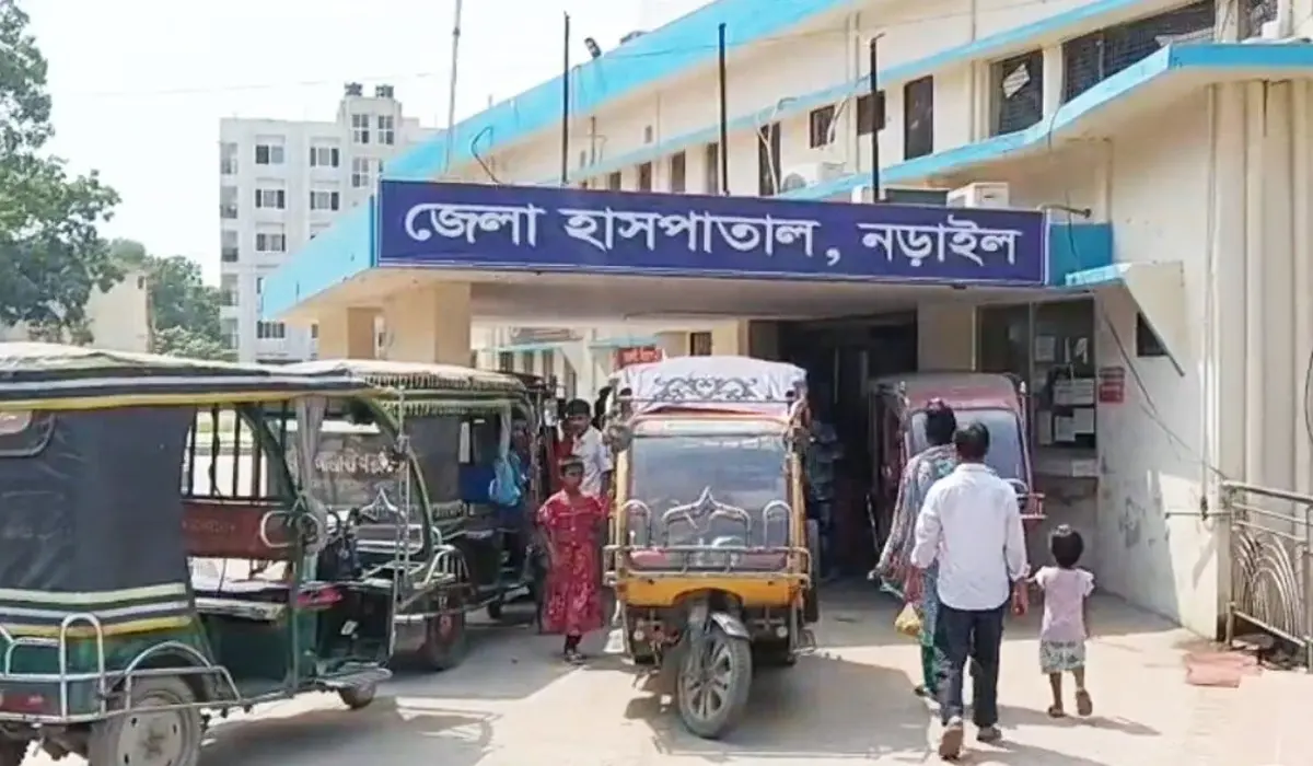 নড়াইলে সড়ক পার হতে গিয়ে ভ্যানের চাপায় দুই বছরের শিশু নিহত