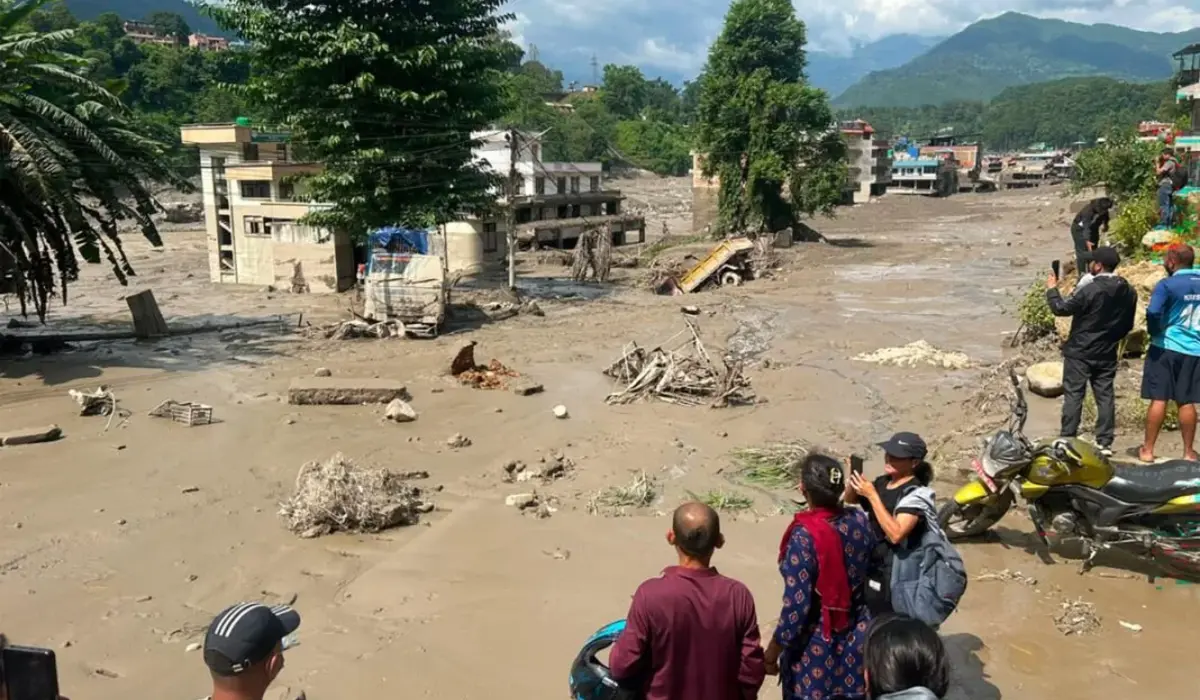 নেপাল-চীন সীমান্তে আকস্মিক বন্যা, নিখোঁজ ৩৮৪ পর্যটক