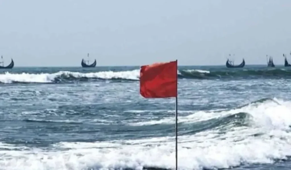 ৬ অঞ্চলে ঝোড়ো হাওয়ার পূর্বাভাস, নদীবন্দরে ১ নম্বর সতর্কসংকেত