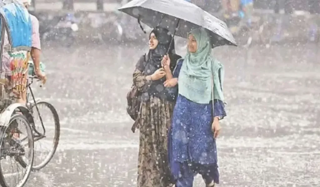 টানা ১০ দিন ঝোড়ো হাওয়াসহ বৃষ্টির পূর্বাভাস, কমতে পারে তাপমাত্রা