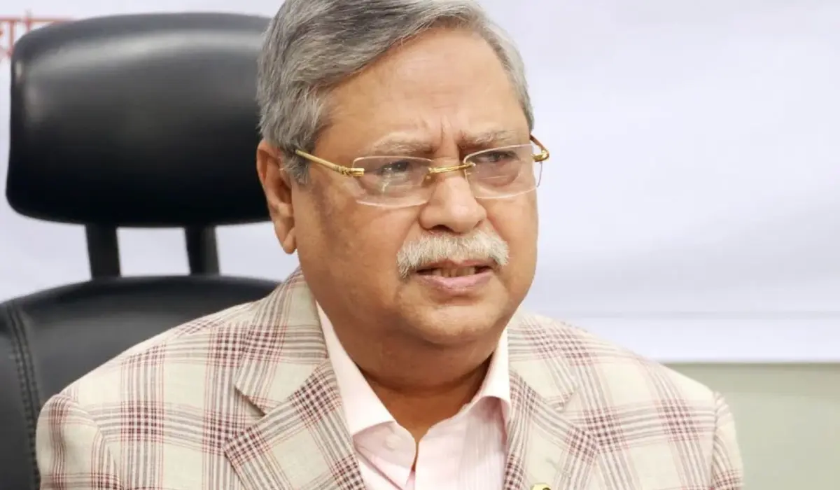 সাবেক রাষ্ট্রপতি চুপ্পু পা অবশ, চলাফেরায় ভোগান্তি